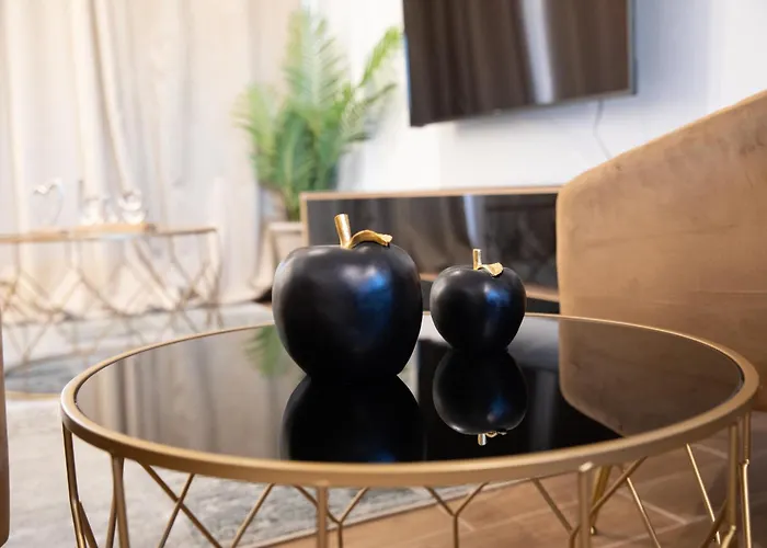 Apartamento Glamorous, Renovated 3-bedroom In *