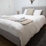 Apartman Glamorous, Renovated 3-bedroom In