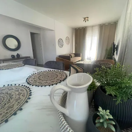 Daire Glamorous, Renovated 3-bedroom In Lefkoşa
