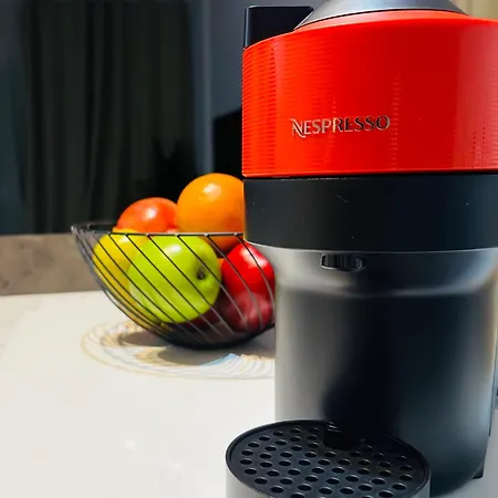 Glamorous, Renovated 3-bedroom In *