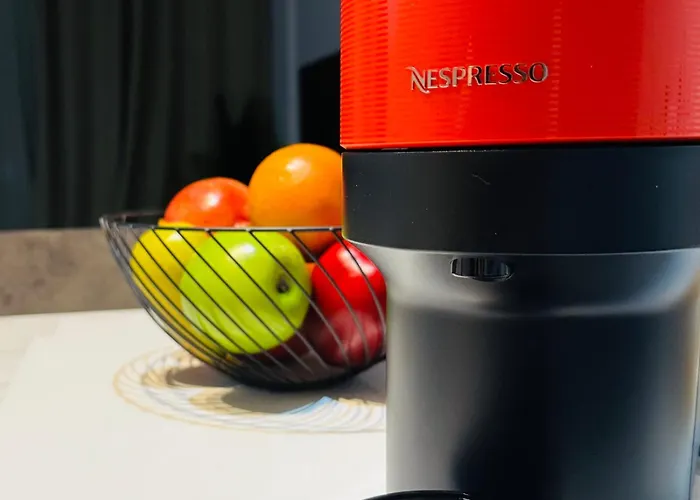 Glamorous, Renovated 3-bedroom In *