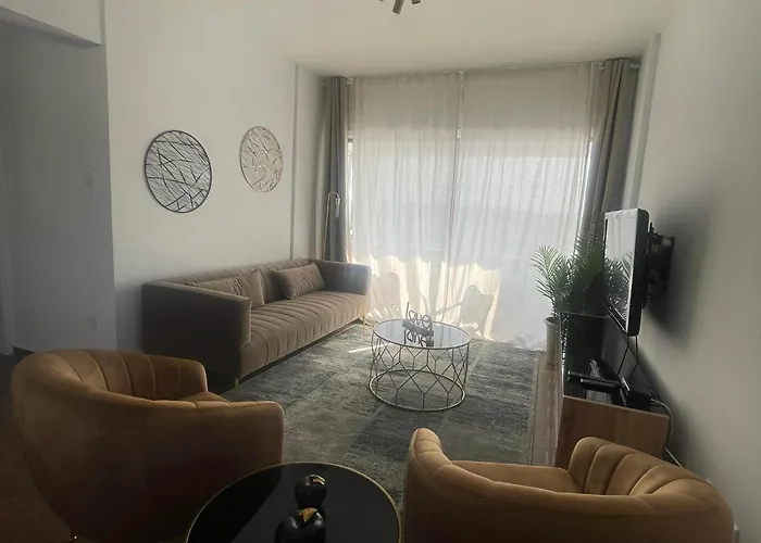 Glamorous, Renovated 3-bedroom In アパート *